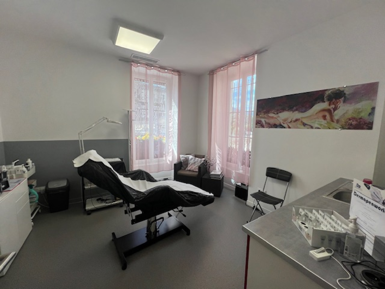 Image_, Local professionnel, Contes, ref :82618431